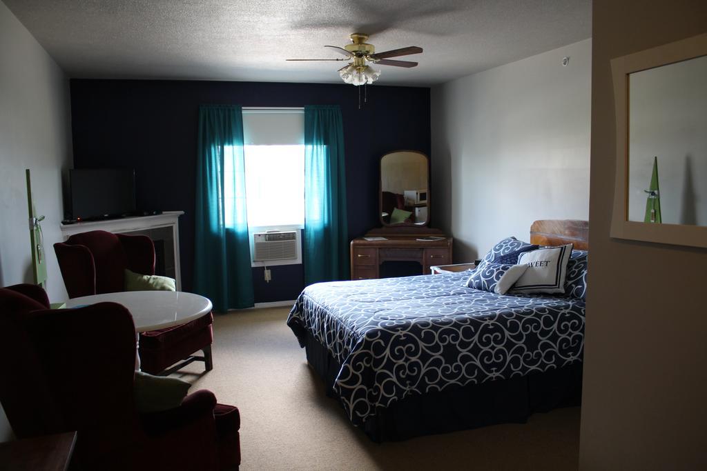 Mccracken Country Inn Hinton Esterno foto